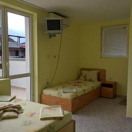 Pensionat Guest Nia Elis 3*