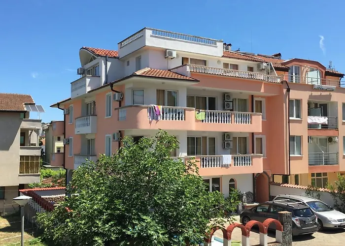 Guest Nia Elis 3* Китен